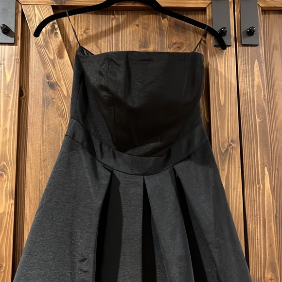 Express Strapless Dress - Picture 3 of 4
